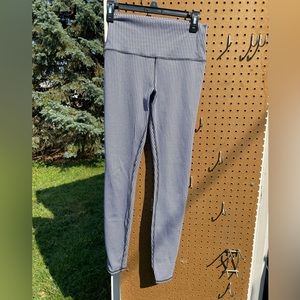 Alo yoga knit black and white high waisted micro houndstooth leggings medium